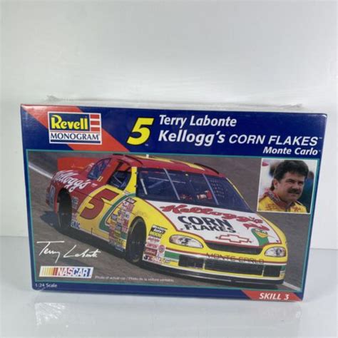 Revell NASCAR Terry Labonte Kelloggs Corn Flakes Monte Carlo 1 24 Scale