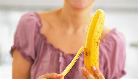 Learn Banana Peels Uses For Skin And All Benefits