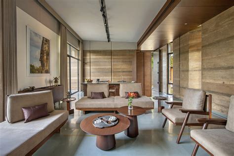 Rumah Rammed Earth Modern Yang Menekankan Keberlanjutan Video Beren