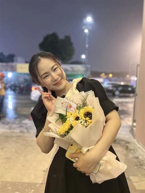 Lương Bích Hữu đội mưa hát Xem Như Em Chẳng May Kim Sa Ngư live 2