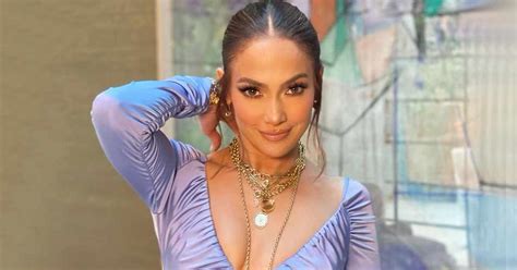 When Jennifer Lopez Almost Risked A N P Slip In A Revealing Neckline