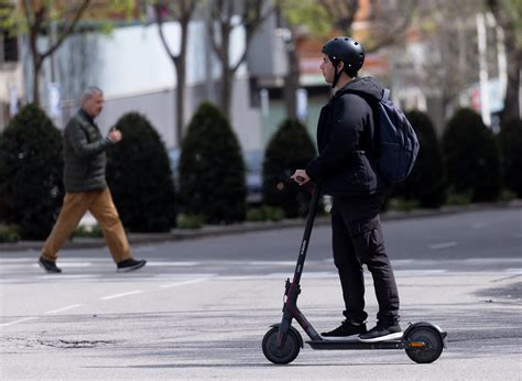 Muere el conductor de un patinete tras un accidente con un autobús en