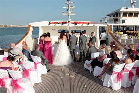 Wedding On A Boat A Unique And Memorable Way To Tie The Knot The Fshn