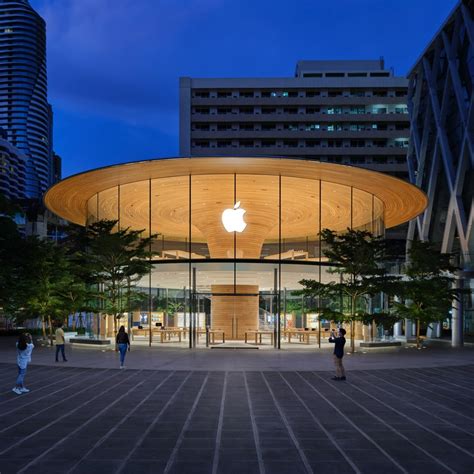 12 Of The Most Stunning And Unique Apple Stores Around The World
