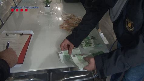 Los Mossos Desarticulan Un Grupo Que Estafó Más 700000 Euros A Bancos