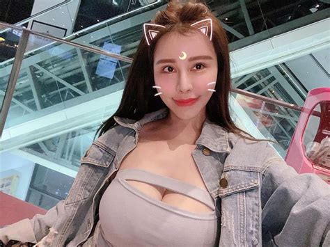 Th R Ng V Ng M T R I L M Th Th Ch Khoe Eo Thon G N N Ng Hot Girl Nh N Mu N V N G Ch V