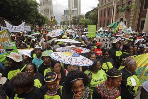 Des milliers de manifestants à Durban pour une justice climatique