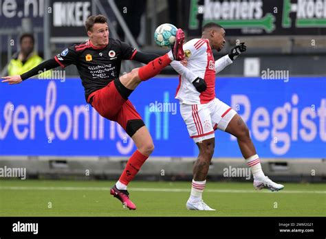 ROTTERDAM Lr Peer Koopmeiners Of Sbv Excelsior Steven Bergwijn Of