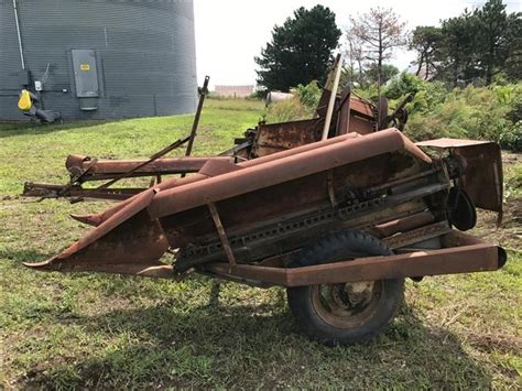 Wood Bros Single Row Pull Type Corn Picker BigIron Auctions