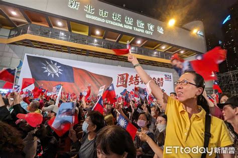 侯友宜首座競總成立！ 3萬支持者揮國旗塞爆板一體育場 Ettoday政治新聞 Ettoday新聞雲