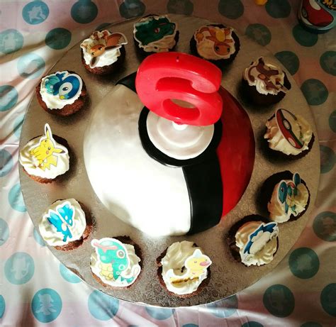 G Teau Pokeball Et Muffins Pokemon G Teau Pokeball Anniversaire