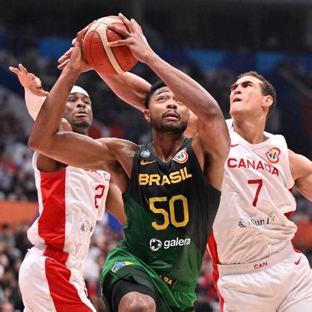 Brasil surpreende Canadá e vence na Copa do Mundo de Basquete