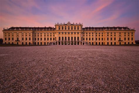 Schönbrunn w Wiedniu Austria pałac letnia rezydencja cesarzowej Sisi