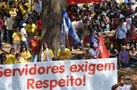 Movimento sindical do serviço público quo vadis Vermelho