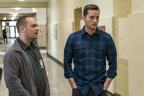 'Chicago P.D.': Halstead Goes Undercover In Exclusive Sneak Peek ...