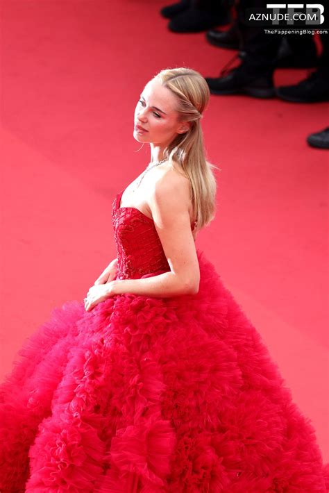 Kimberley Garner Sexy Seen Flaunting Her Hot Cleavage In A Red Dress At The Annual Cannes Film