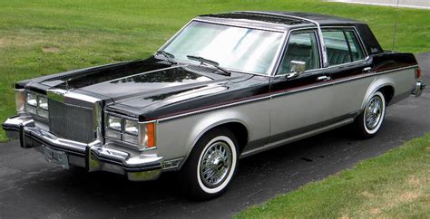 1980 Lincoln Versailles - Information and photos - MOMENTcar