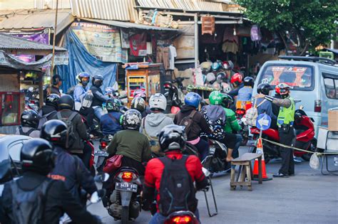 Foto Hari Terakhir Ppkm Level Mobilitas Kendaraan Di Penyekatan