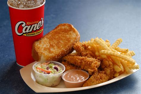 Raising Canes Chicken Fingers Restaurant In Council Bluffs Ia