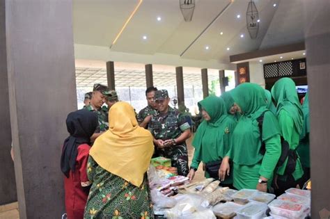 Brigif 9 Kostrad Gelar Bazar Murah Dalam Rangka Menyambut Hari Raya