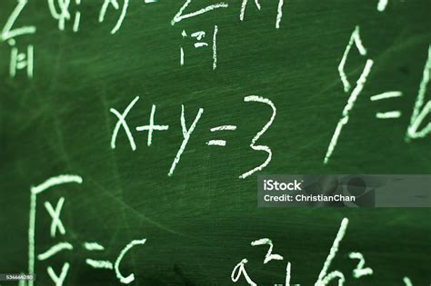 Rumus Matematika Di Latar Belakang Papan Tulis Foto Stok Unduh Gambar