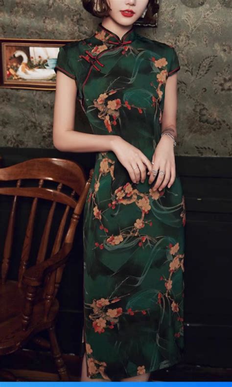 Emerald green qipao cheongsam, Women's Fashion, Dresses & Sets ...