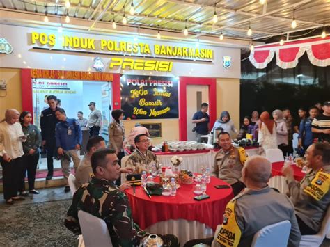 Pantau Malam Hari Raya Idul Fitri H Suasana Banjarmasin Terlihat