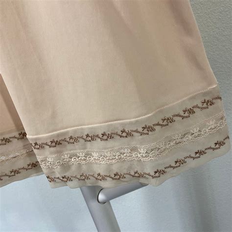 Retro Vintage Kayser Lingerie 1960s Embroidered Trim Slip Skirt Size Small Etsy