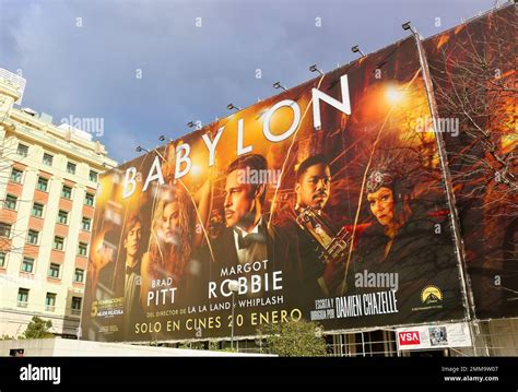 Gigantesco Cartel De Cine Que Anuncia La Nueva Pel Cula Babylon