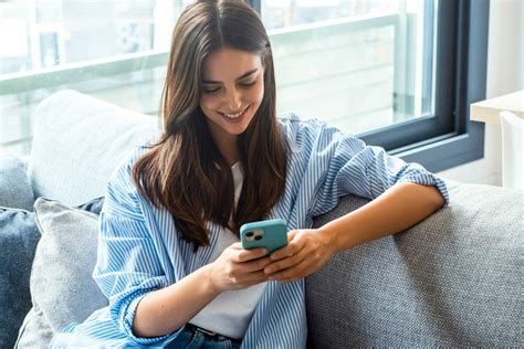 OnlyFans App Download | Does OnlyFans Have an App? | Apple & Android