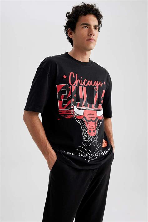 Siyah Erkek DeFactoFit NBA Chicago Bulls Oversize Fit Bisiklet Yaka