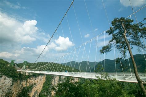 Construction Wonders: The Zhangjiajie Glass Bridge - Bremco