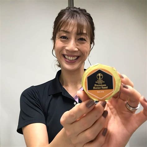 寺川綾さんのインスタグラム写真 寺川綾instagram 「今日も報道ステーションにお邪魔します🙋‍♀️ インカレ水泳に出場した池江璃花子選手をたっぷりとお伝えします🥰 是非ご覧ください