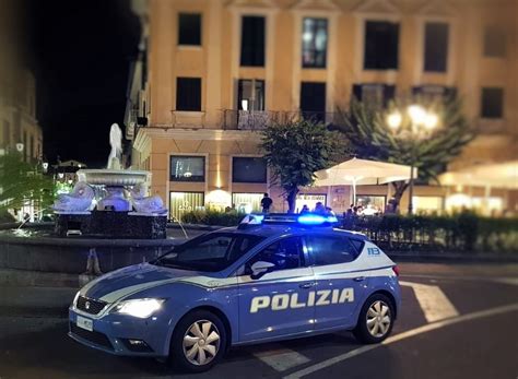 Positano Notizie In Vacanza Con La Moglie A Sorrento Ma Era Ricercato