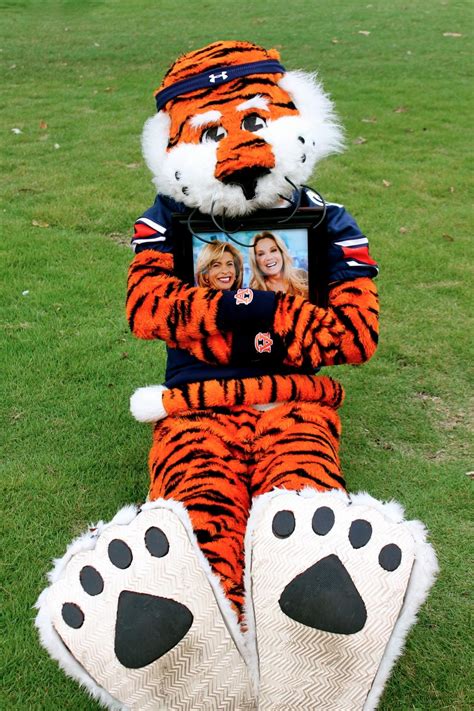 Aubie Confesses Crush On Kathie Lee Ford And Hoda Kotb To Get Today