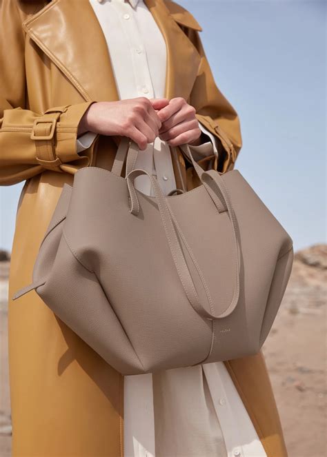 Cyme Taupe textured leather Polène Bags Leather tote bag outfit