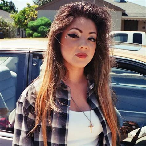 11 Classic Chola Hairstyles for Achieving a Bold Look