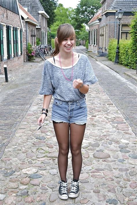 More Pantyhose Candids Pics