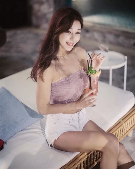 Top nữ DJ xinh đẹp hot nhất của châu Á ELLE Man Việt Nam