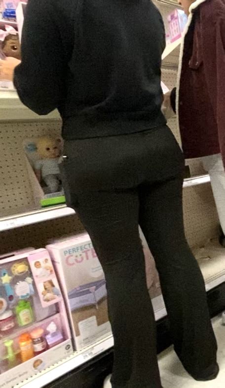 Latina Milf Mami In Flare Leggings Spandex Leggings Yoga Pants Forum