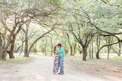 McAllister Park Engagement Photos in San Antonio, Texas