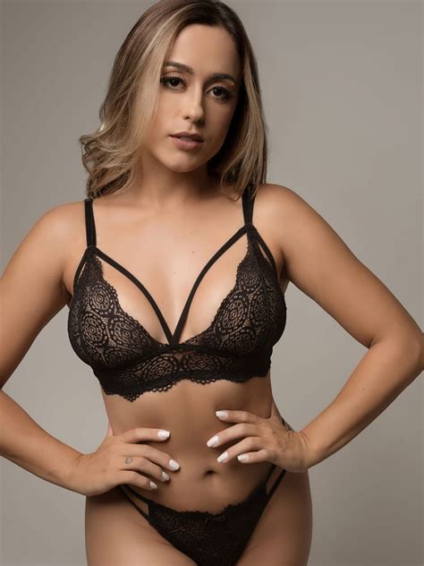 Conjunto Sem Bojo Detalhe Em Tiras Site Exclusivo De Lingerie