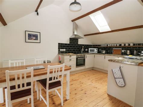 Spindle Cottage in Bielby, North Yorkshire | Cottages & Lodges