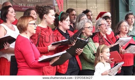 15 Christmas Carol Singers Australia Images, Stock Photos & Vectors | Shutterstock