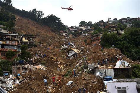 Al Menos 78 Muertos Por Las Lluvias Y Aludes De Barro En El Estado De