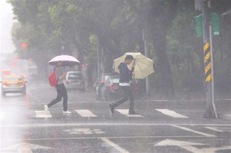 颱風杜蘇芮不登陸可以放心了？專家曝恐下雨下到發紫！恐釀致災降雨炸全台 風傳媒