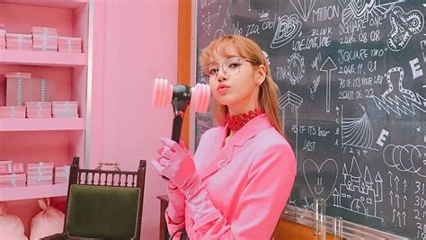 Baru 12 Foto Artis Korea Blackpink Lisa