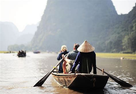 Vietnamese Rowing Editorial Photography Image Of Pleasure 91598482