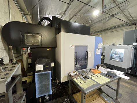 Used Doosan Dnm Ax Cnc Vertical Machining Center