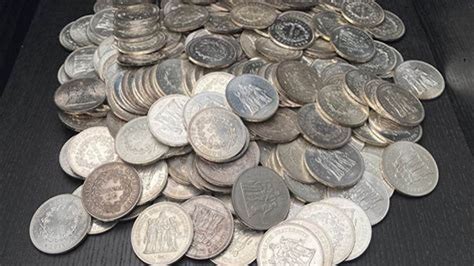 Monedas de 5 centavos identifica su valor numismático y cómo reconocer